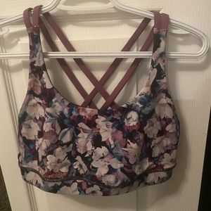 Lululemon sports bra
